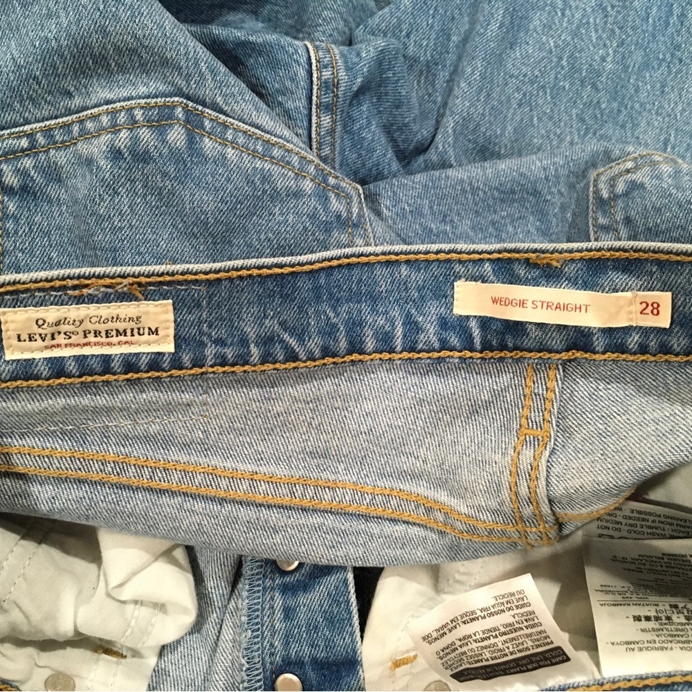 Levi's jeans Premium Womens W28 Wedgie Straight Leg Crop Denim Blue Button-fly - Picture 4 of 8